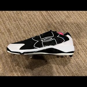 Brand new metal baseball cleats. Never worn.